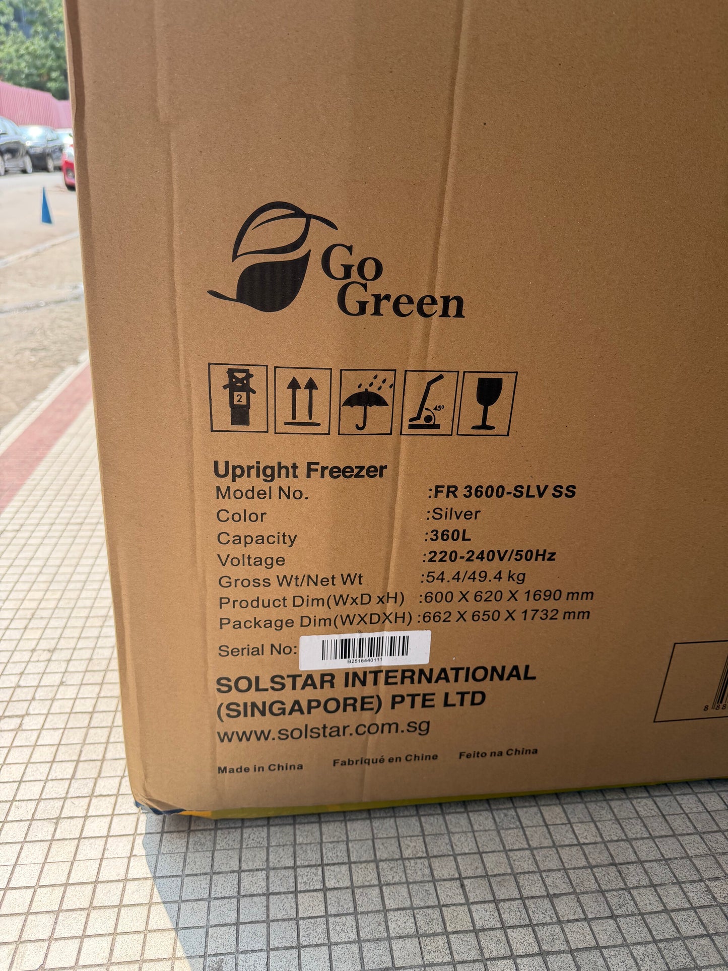 Congélateur SOLSTAR 360L – étiquette specifications : dimensions 600x620x1690 mm, 49,4 kg