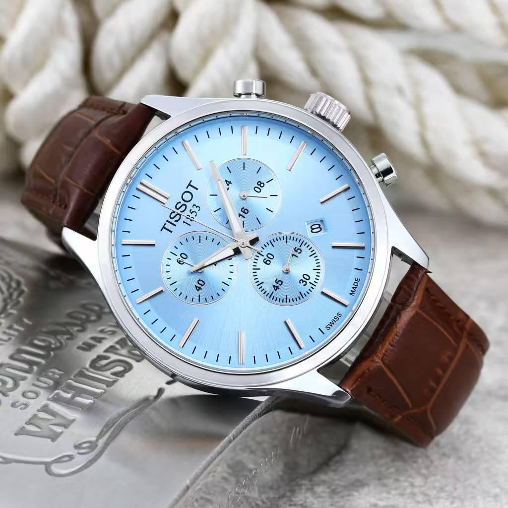 Montre chronographe élégante à cadran bleu