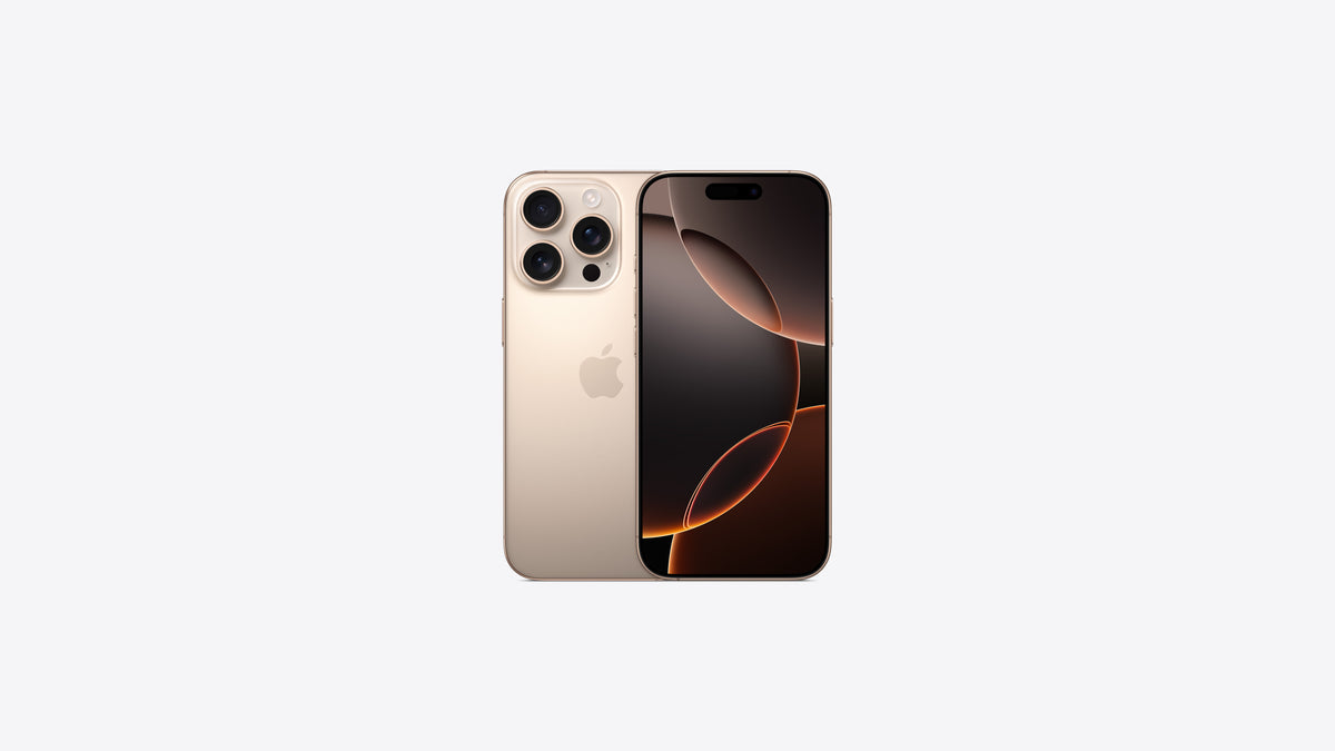 iPhone 16 Pro coloris titane sable, finition titane doré chaud, vue du dos et de l'écran allumé