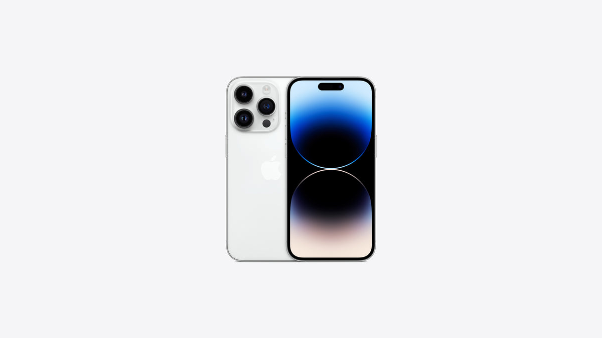 iPhone 14 Pro coloris argent, dos blanc et châssis en acier inoxydable poli, triple appareil photo et écran allumé